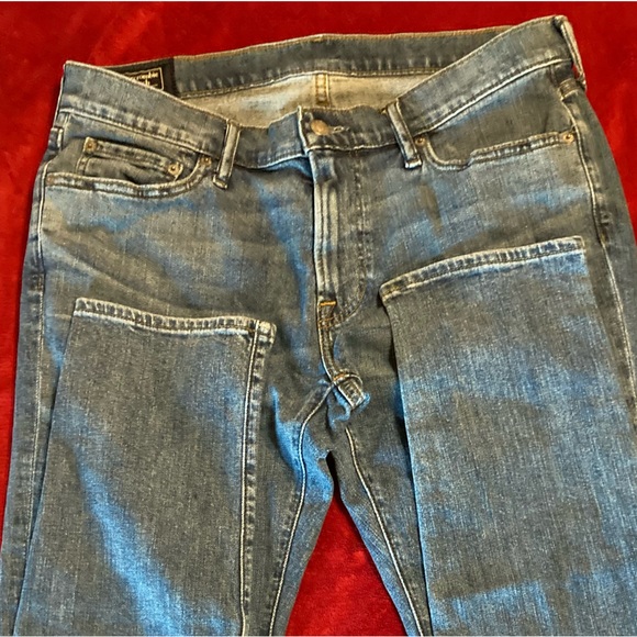 Abercrombie and Fitch men’s super skinny stretch jeans in medium denim. - Picture 6 of 7